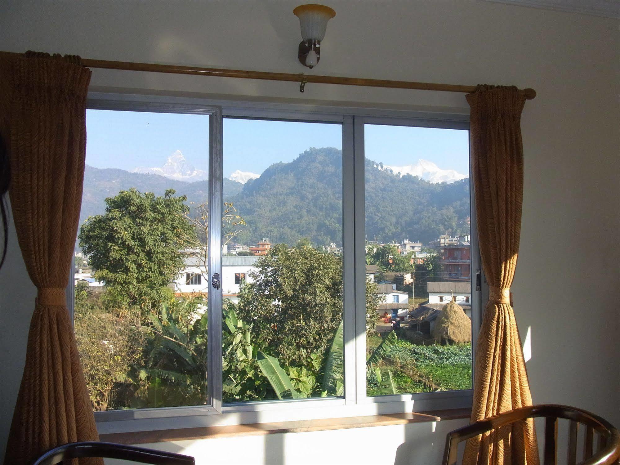 Hotel Lake Star Pokhara Eksteriør billede
