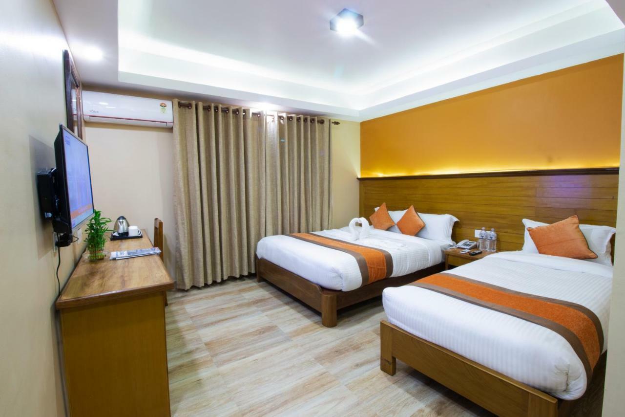 Hotel Lake Star Pokhara Eksteriør billede