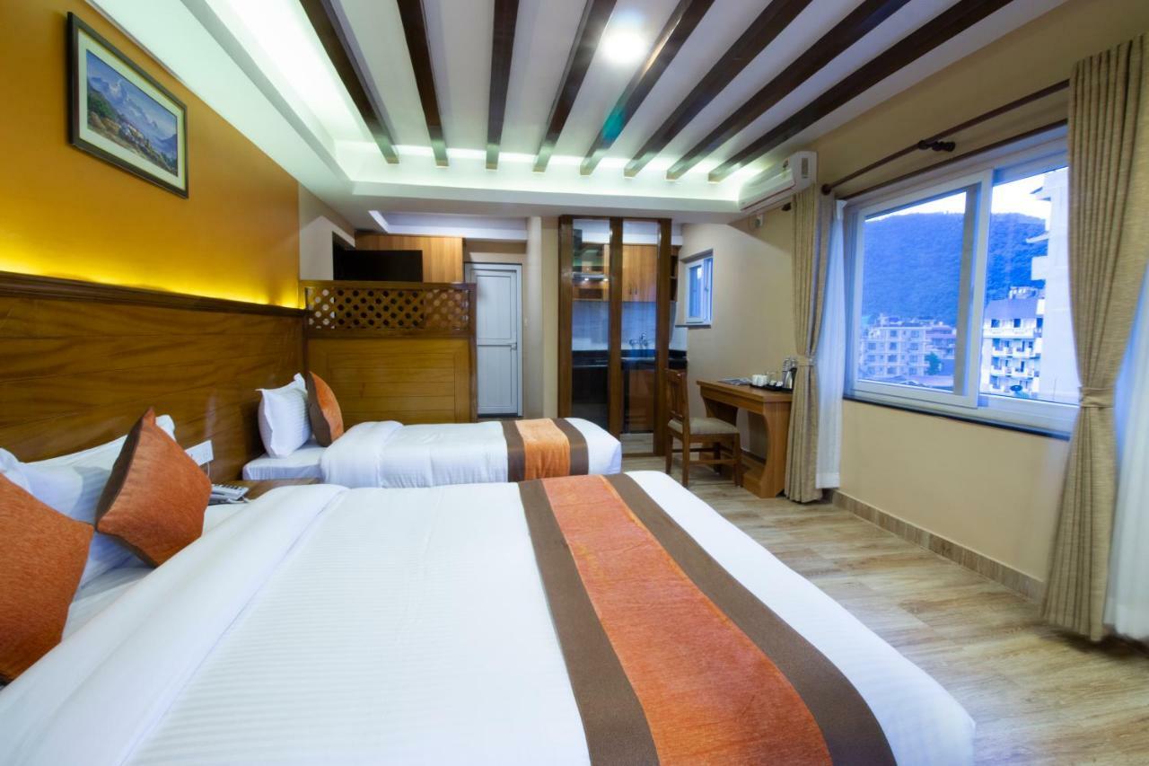 Hotel Lake Star Pokhara Eksteriør billede