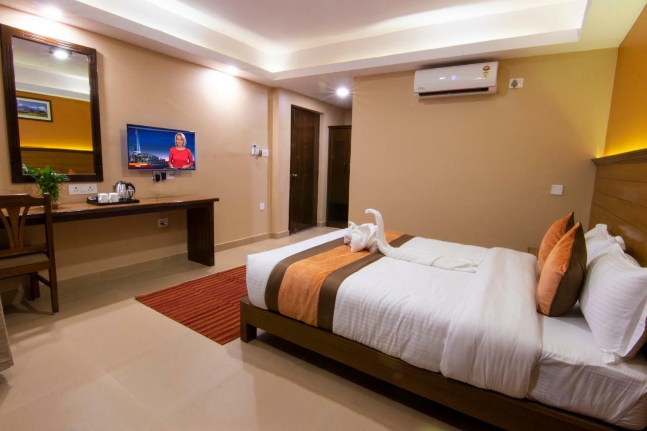 Hotel Lake Star Pokhara Eksteriør billede