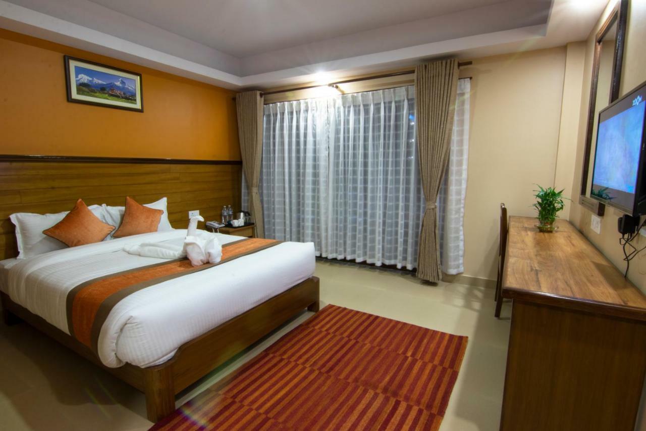 Hotel Lake Star Pokhara Eksteriør billede